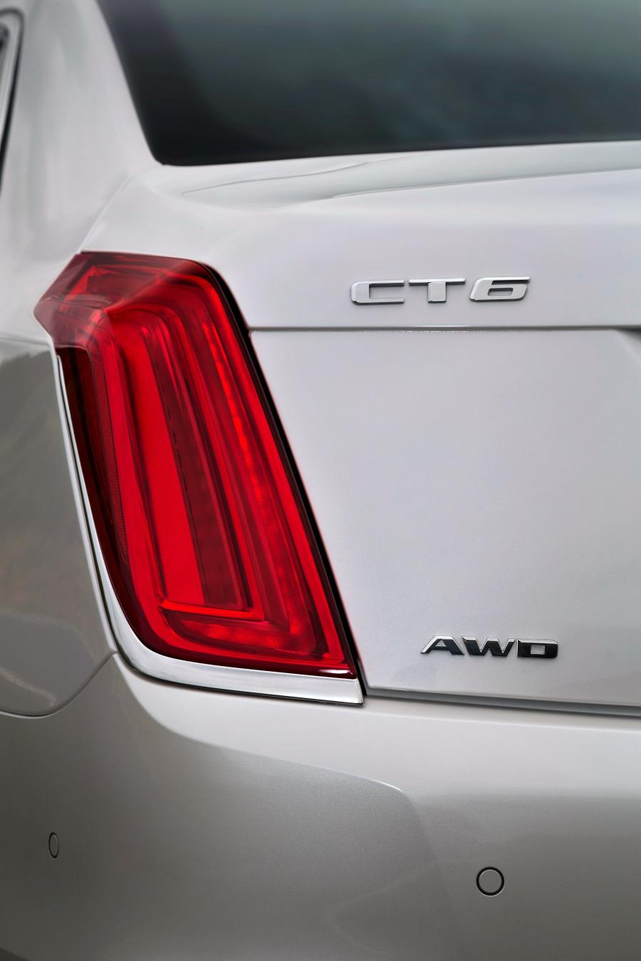 Детали экстерьера Cadillac CT6 Platinum 2016 года  (WW) (фото 40 из 42)